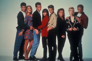 Ancora Beverly Hills 90210 non sembrano più così "fuori moda" questi abiti degli inizi anni '90